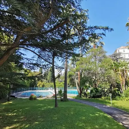 2 Bedrooms Seafront Lägenhet Cannes