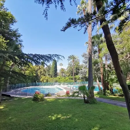 2 Bedrooms Seafront *