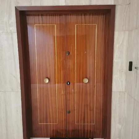 2 Bedrooms Seafront *