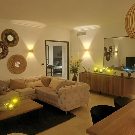2 Bedrooms Seafront * 戛纳