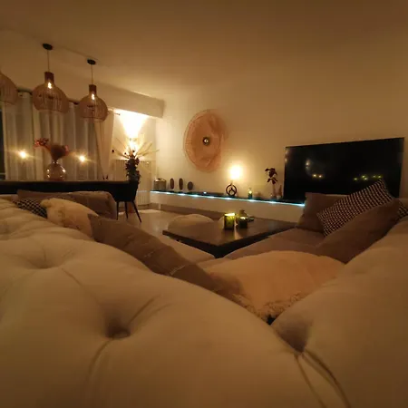 2 Bedrooms Seafront 公寓 戛纳