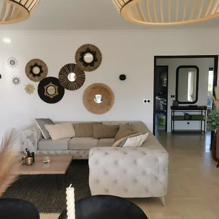 2 Bedrooms Seafront * 戛纳