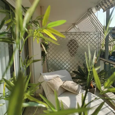 2 Bedrooms Seafront 公寓 *