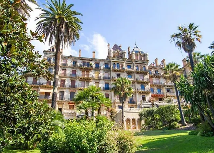 2 Bedrooms Seafront *