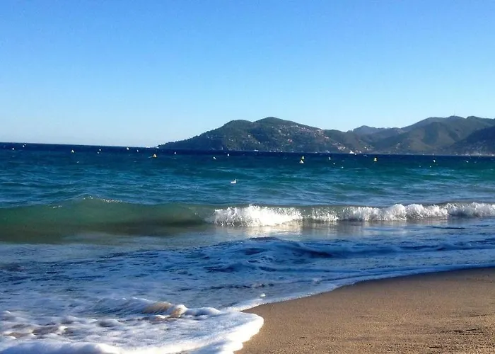 2 Bedrooms Seafront Apartamento Cannes