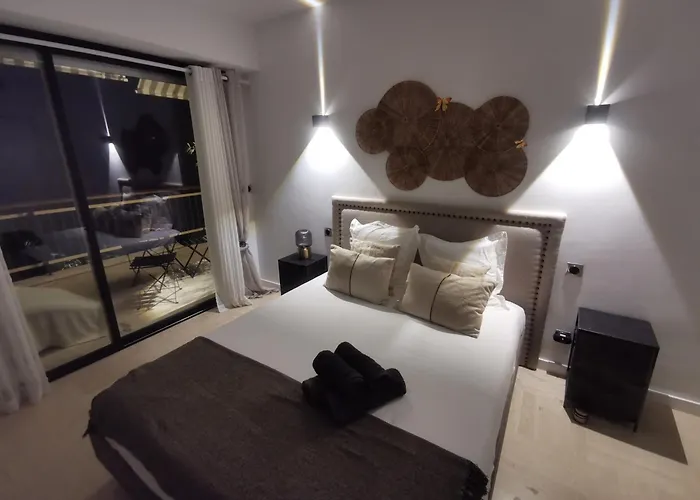 2 Bedrooms Seafront Apartamento *