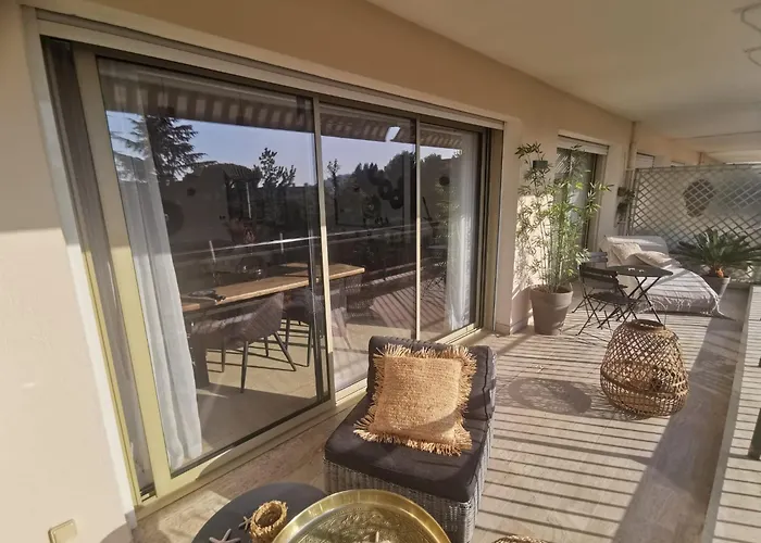 2 Bedrooms Seafront Apartamento Cannes