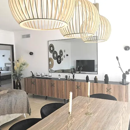 Апартаменты 2 Bedrooms Seafront Канны