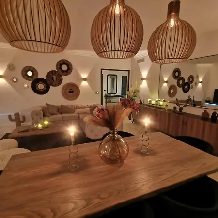 2 Bedrooms Seafront Apartmán *