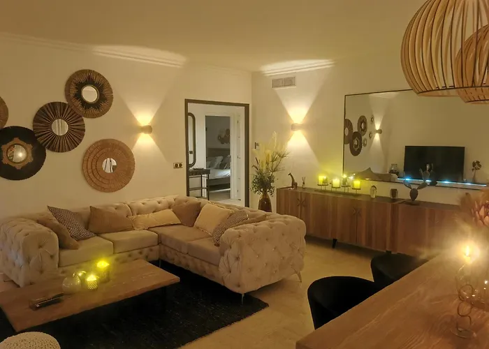 2 Bedrooms Seafront * كان